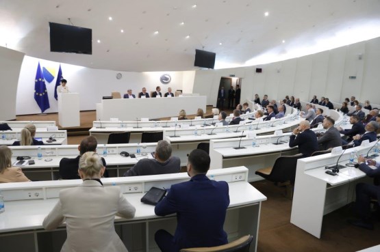 Komesarka za proširenje EU Marta Kos obratila se poslanicima i delegatima PSBiH